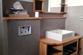 Meuble sdb chêne + miroir + habillage mural